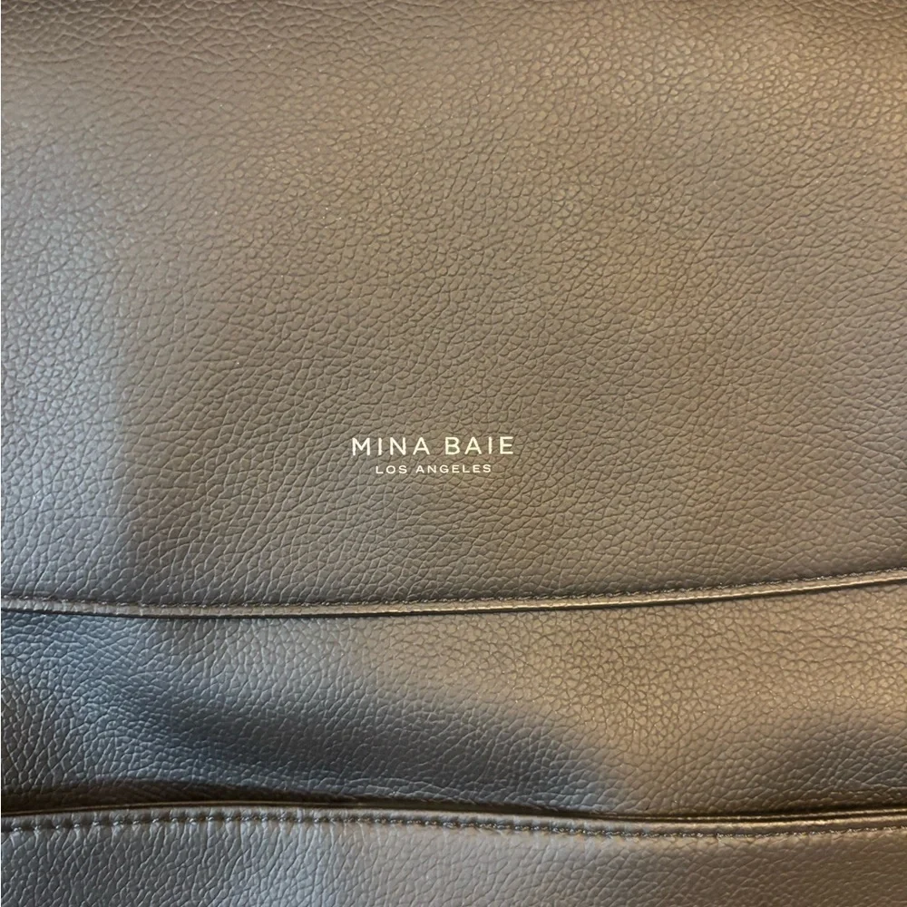 Mina Baie Black Leather Backpack - Sleek Everyday Carry - Picture 2 of 7